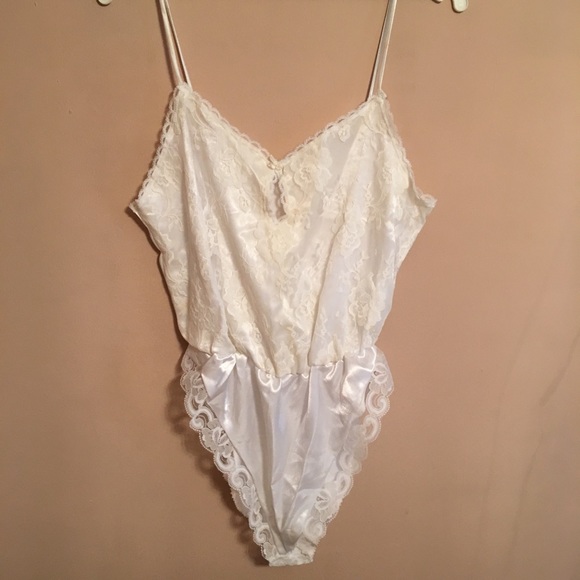 Delicates brand sleepwear Clearance